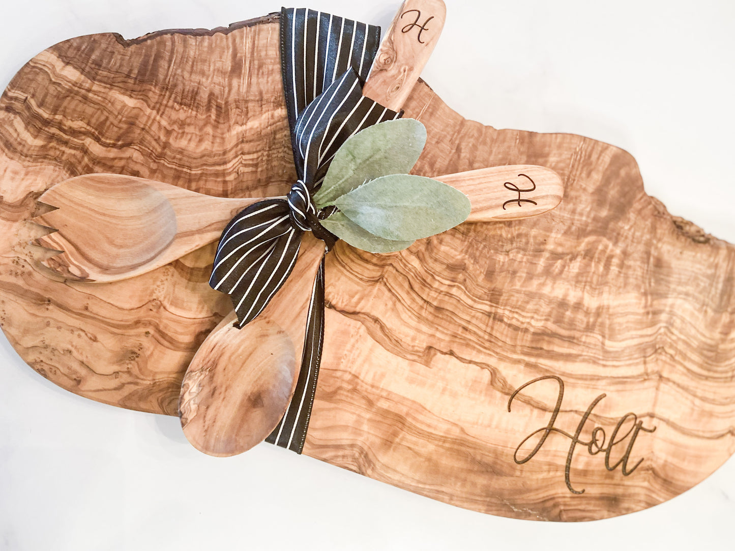Olive Wood Board with Drip Edge